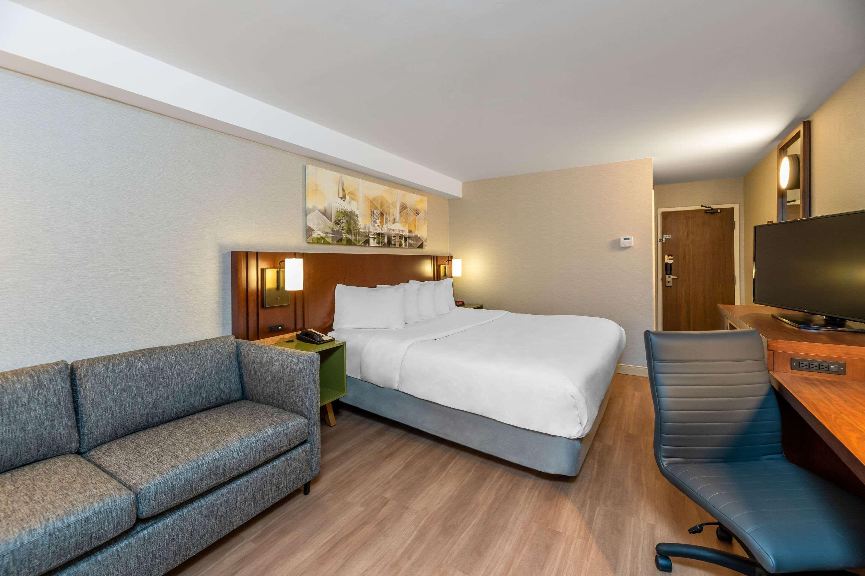 Comfort Inn South Shore Бушервіль Екстер'єр фото