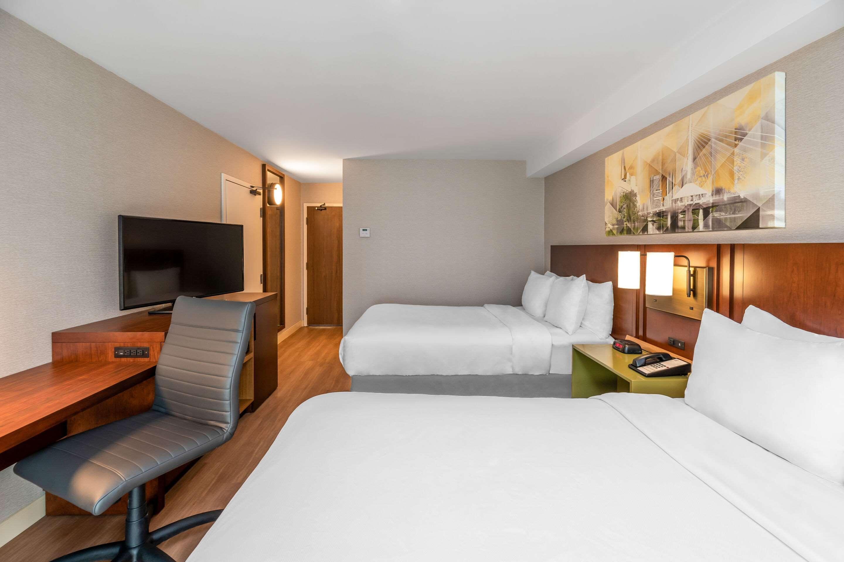 Comfort Inn South Shore Бушервіль Екстер'єр фото