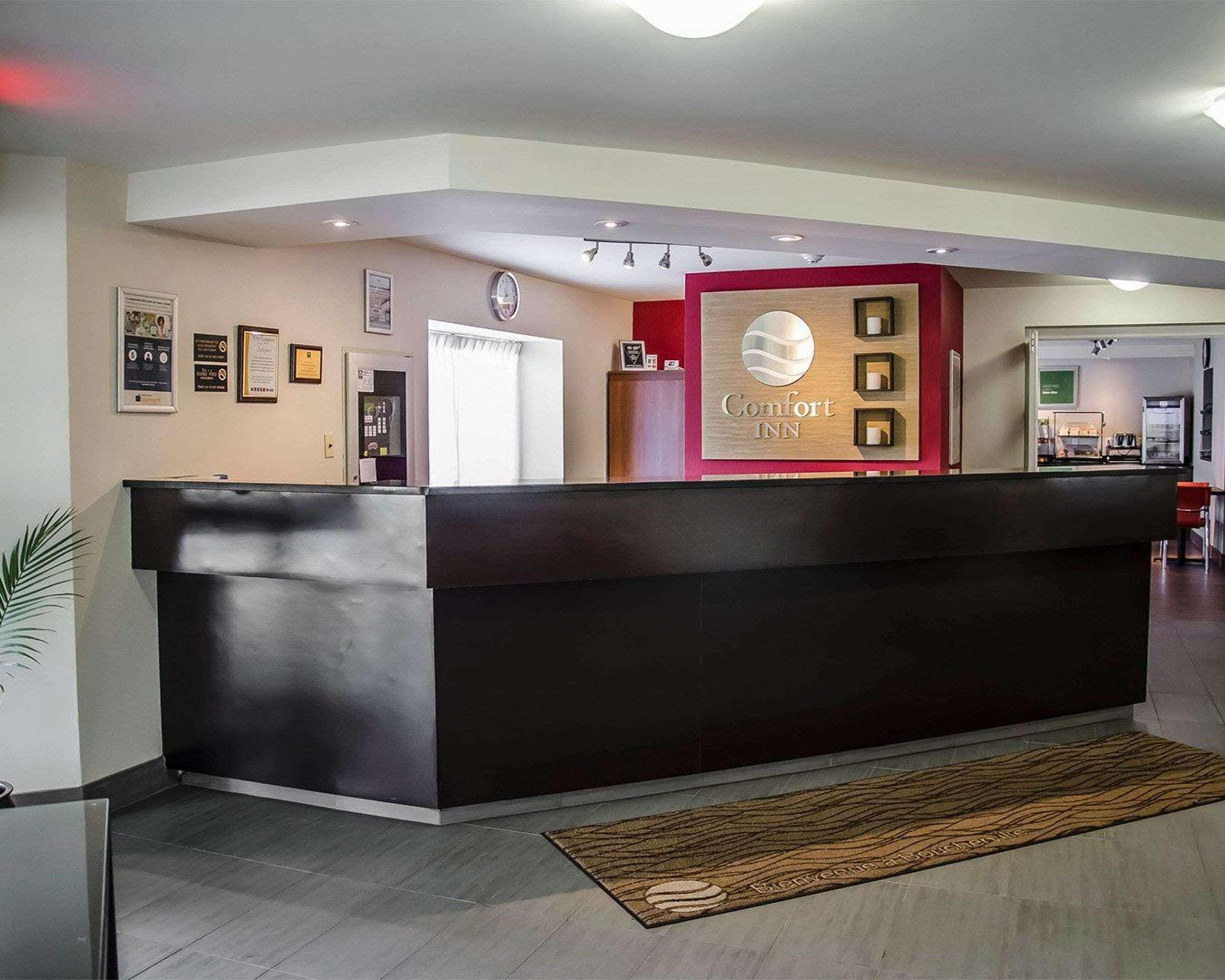 Comfort Inn South Shore Бушервіль Екстер'єр фото