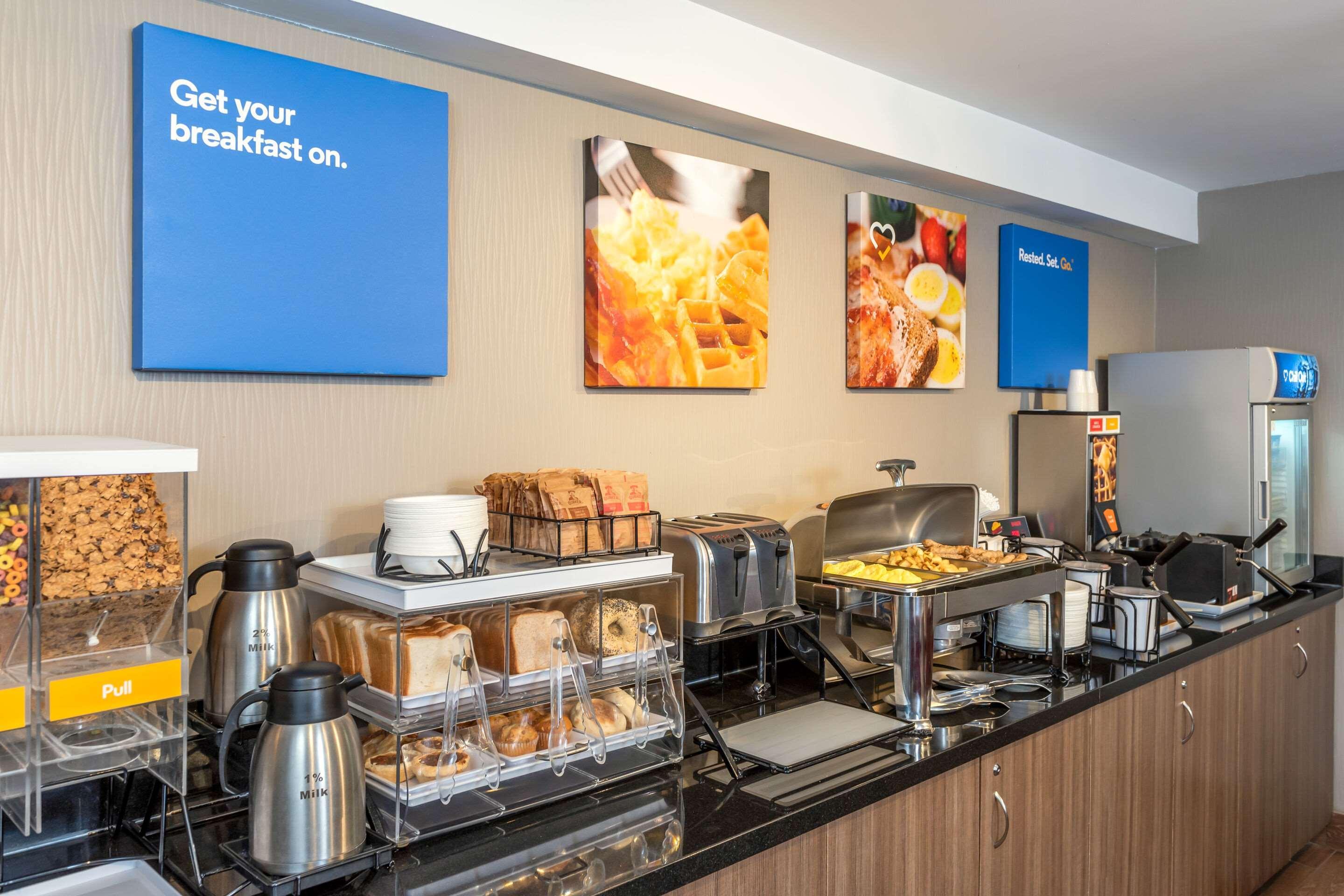 Comfort Inn South Shore Бушервіль Екстер'єр фото