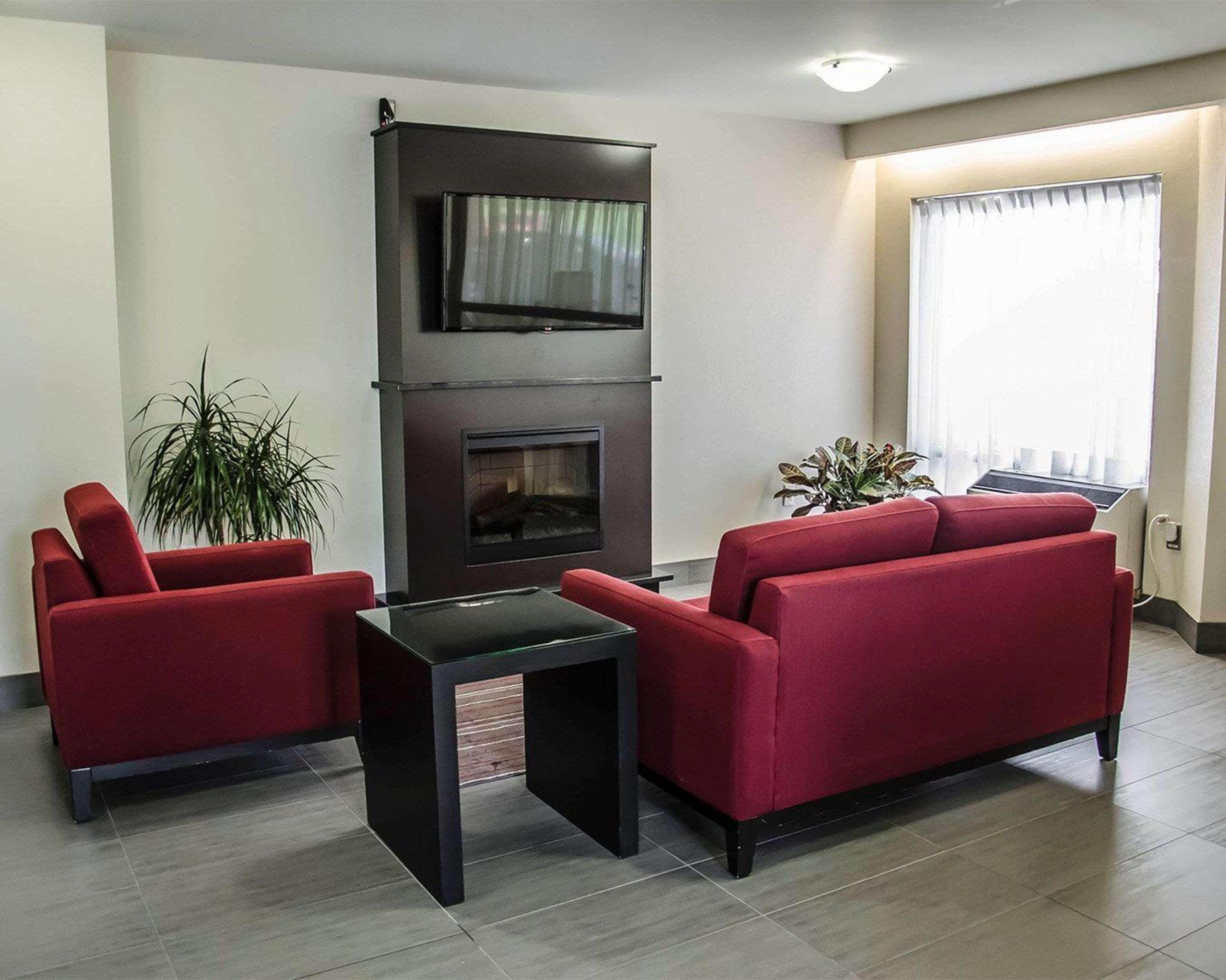 Comfort Inn South Shore Бушервіль Екстер'єр фото